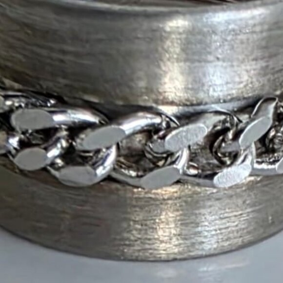RING WITH CHAIN ACCENT! - Picture 3 of 5
